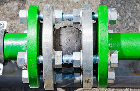 法蘭連接 vs 對(duì)夾連接：如何選擇最佳管道連接方式？